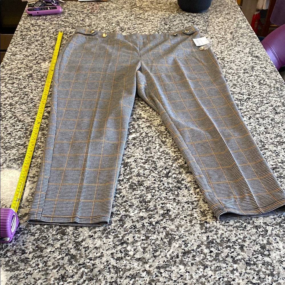Woman's pants which stretch
